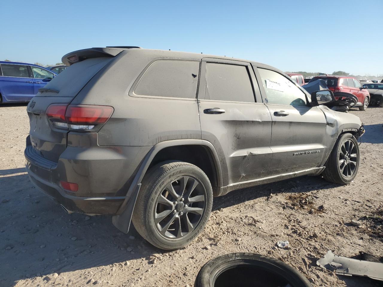 2021 Jeep Grand Cherokee Laredo - Image 3