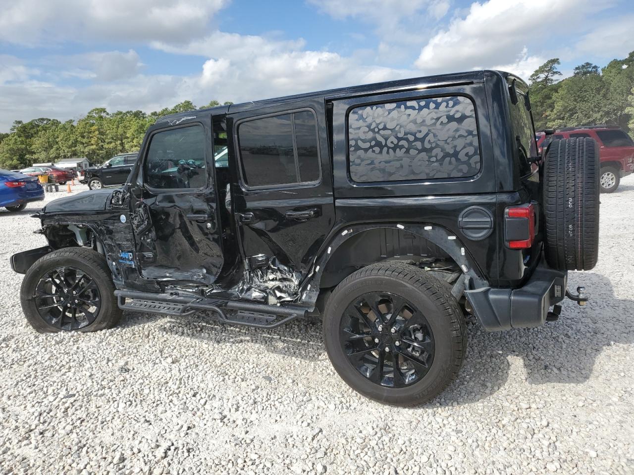 2021 Jeep Wrangler Unlimited Sahara 4Xe - Фото 2