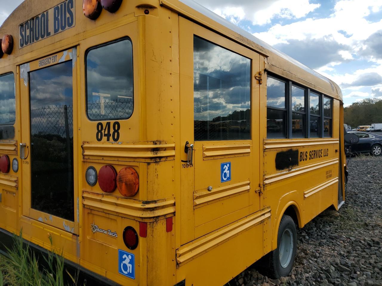 2012 Chevrolet Express G4 - School Bus - Image 4