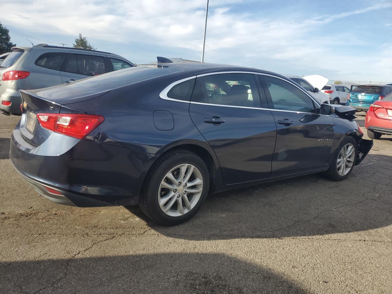 2017 Chevrolet Malibu Lt - Фото 3