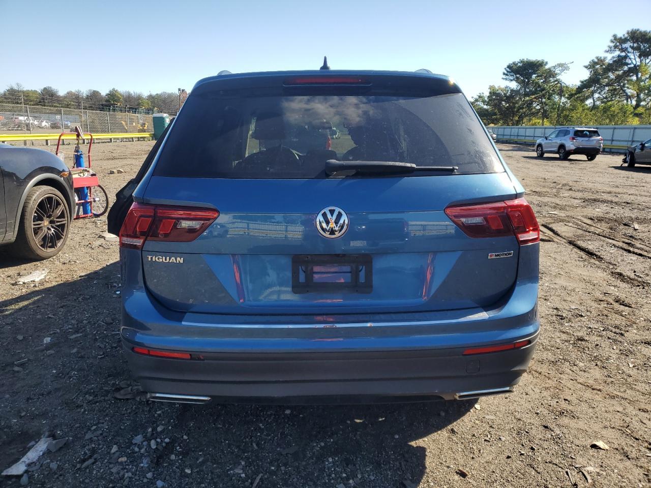 2020 Volkswagen Tiguan S - Фото 6