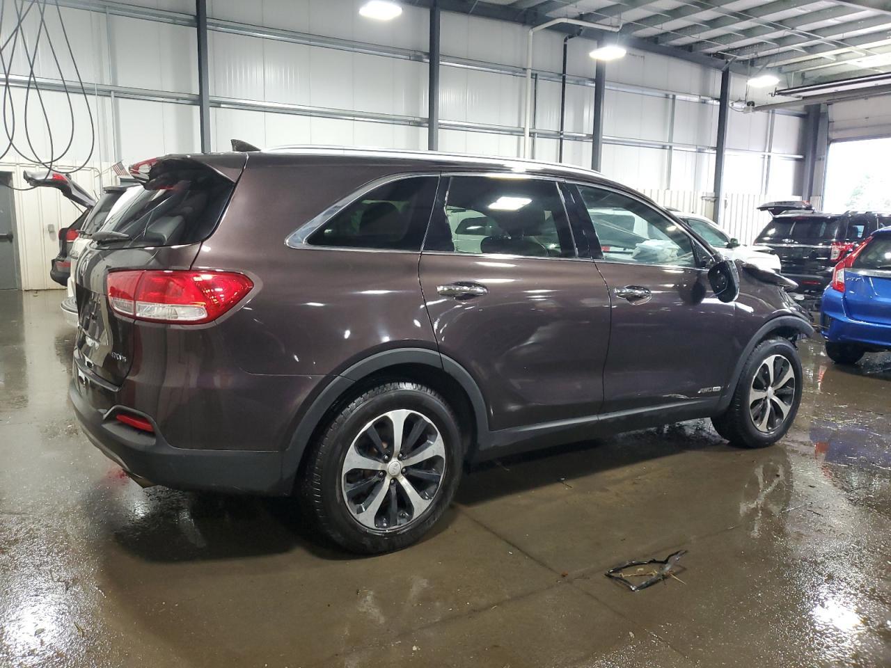 2017 Kia Sorento Ex - Image 3