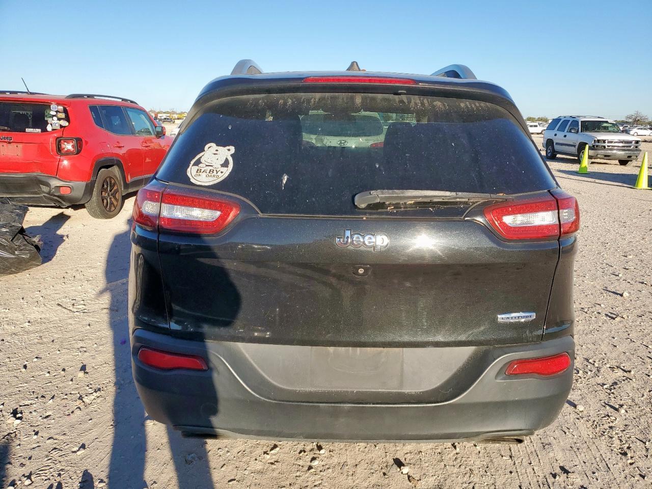 2016 Jeep Cherokee Latitude - Image 6