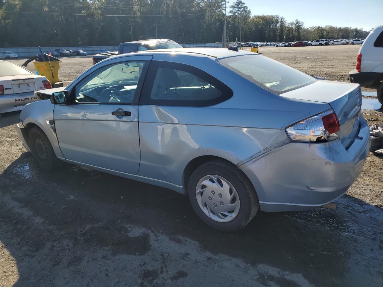 2008 Ford Focus S/Se - Image 2