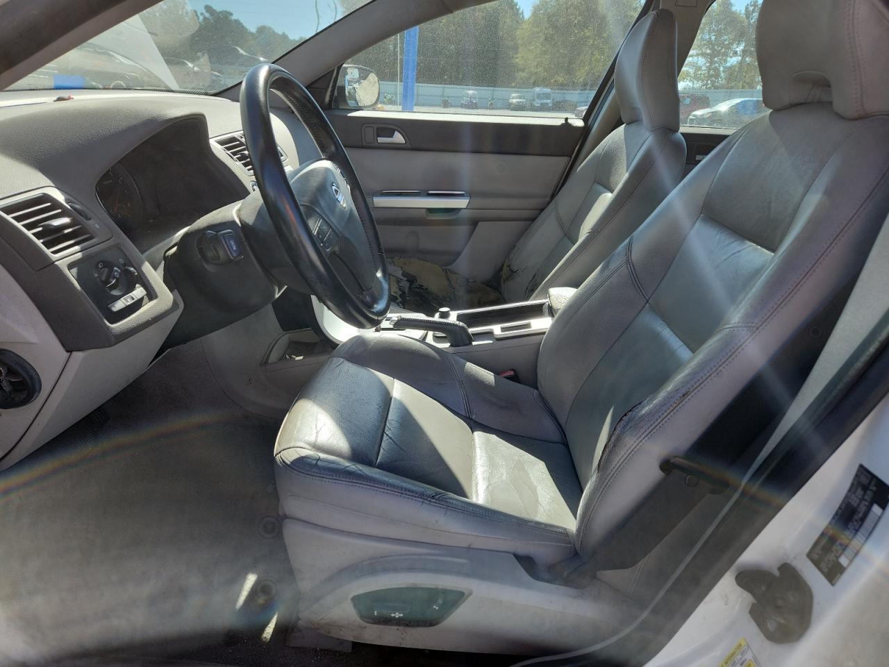 2010 Volvo S40 2.4I - Фото 7