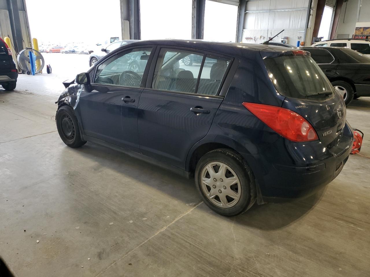 2012 Nissan Versa S - Фото 2