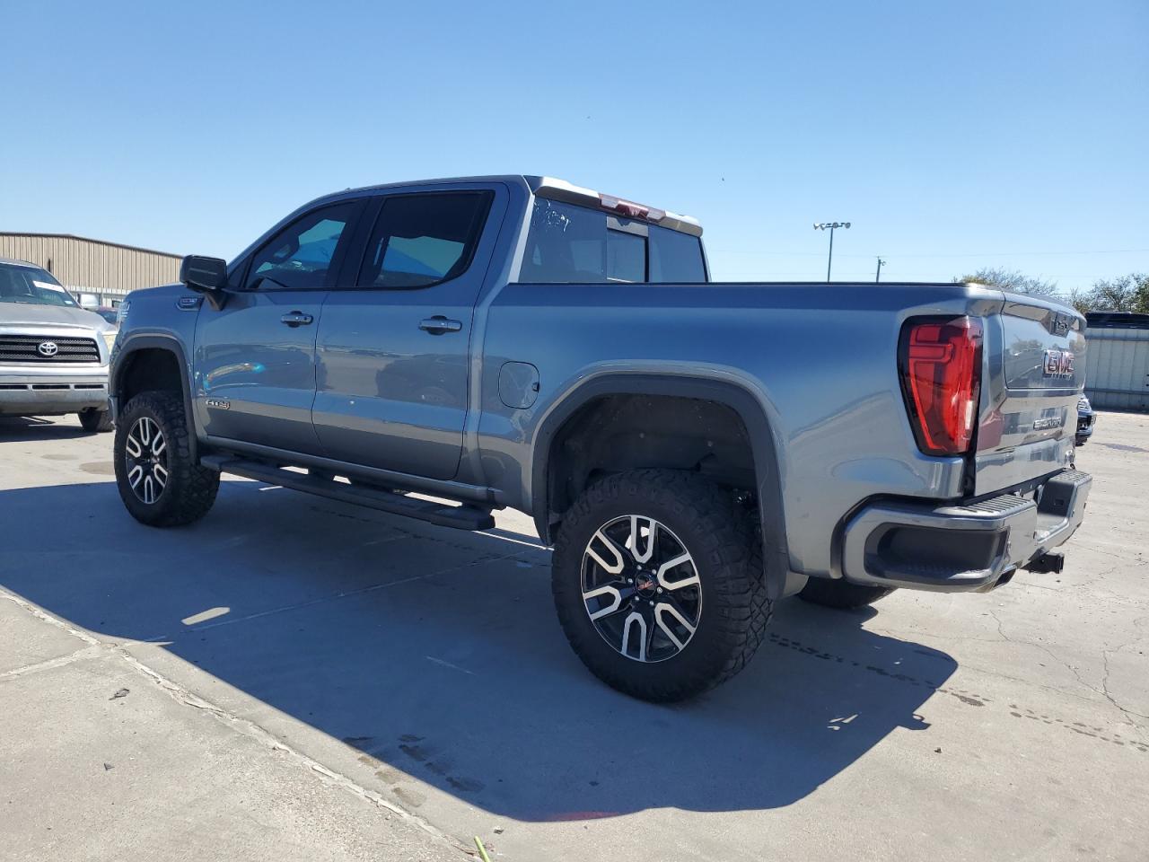 2020 GMC Sierra K1500 At4 - Image 2