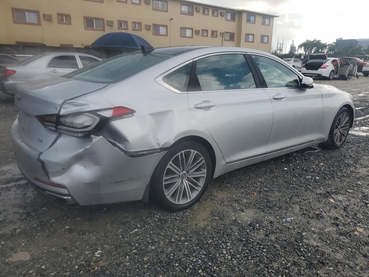 2018 Genesis G80 Base - Image 3