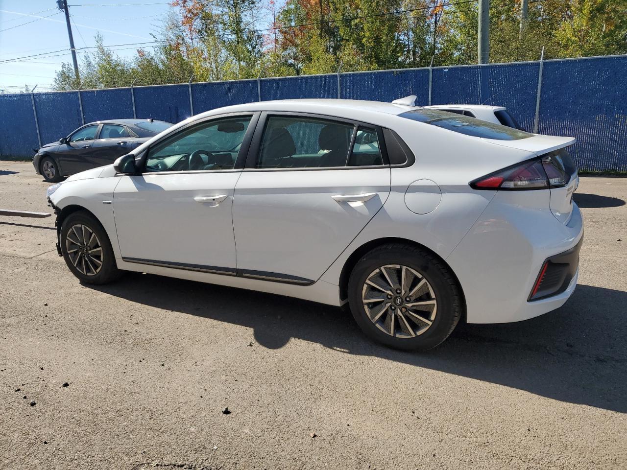 2020 Hyundai Ioniq Se - Фото 2