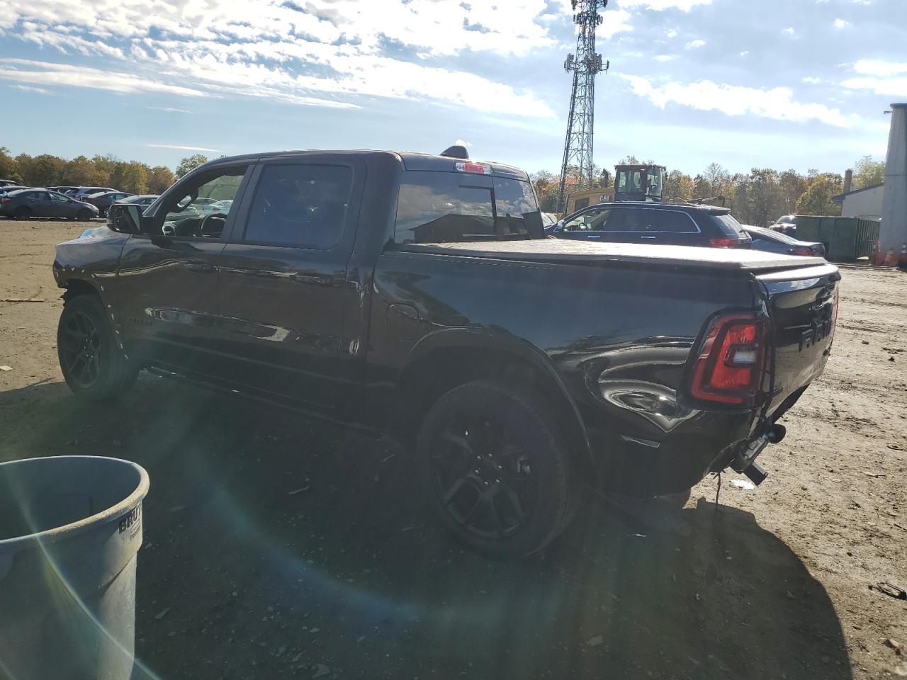 2025 Ram 1500 Laramie - Фото 2