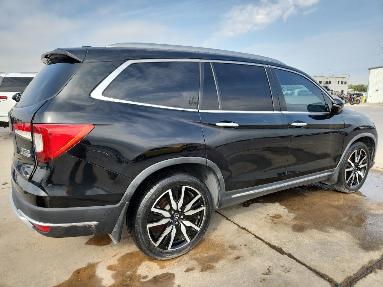 2019 Honda Pilot Touring Awd 8-Pass - Фото 3