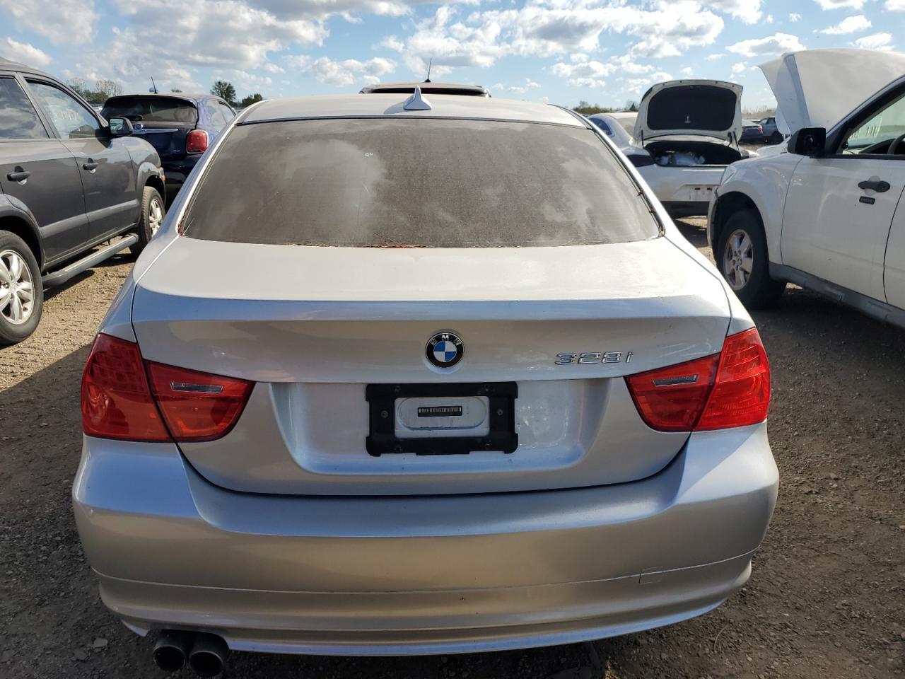 2011 BMW 328 Xi Sulev - Image 6