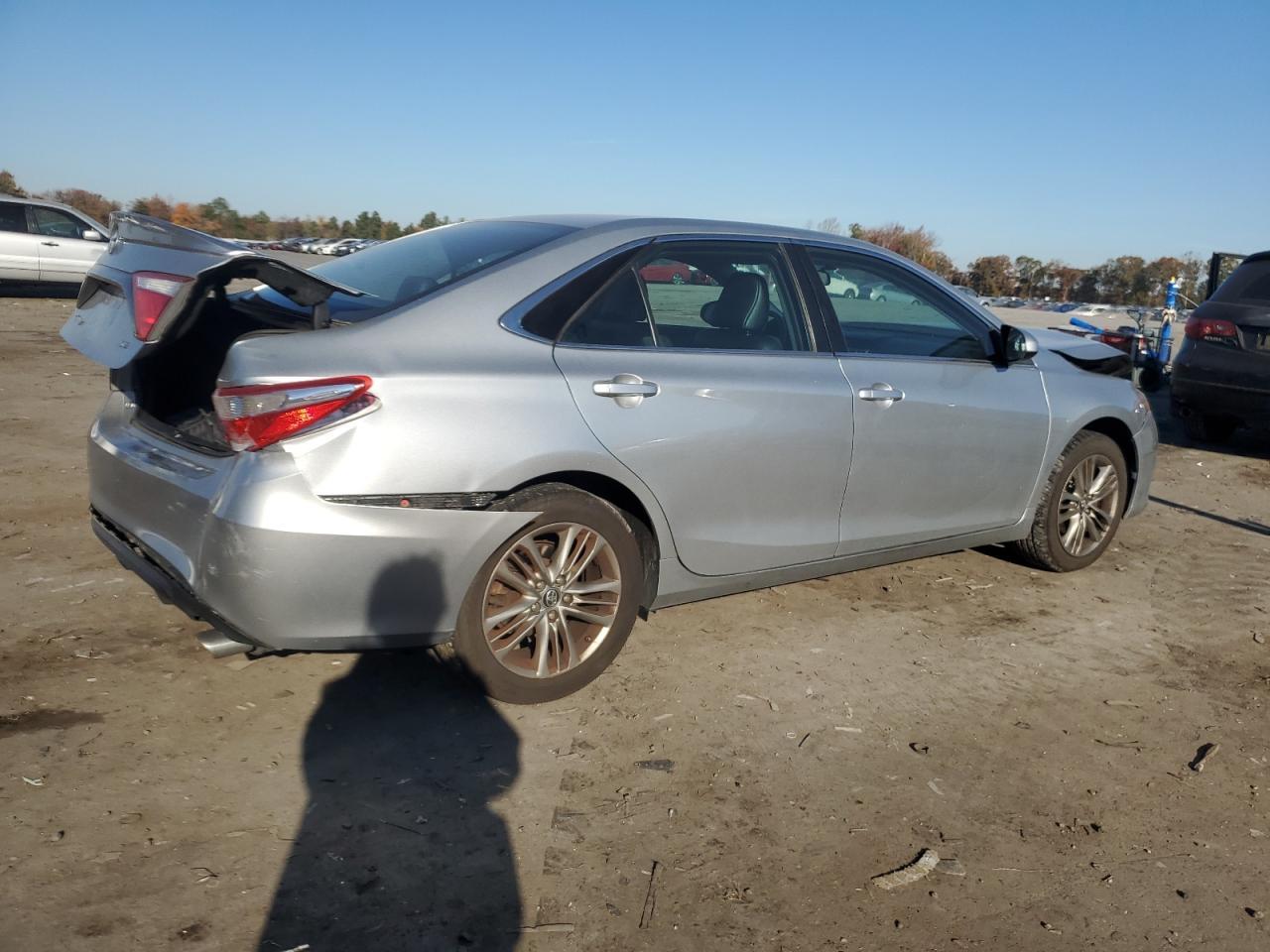 2017 Toyota Camry Le - Image 3