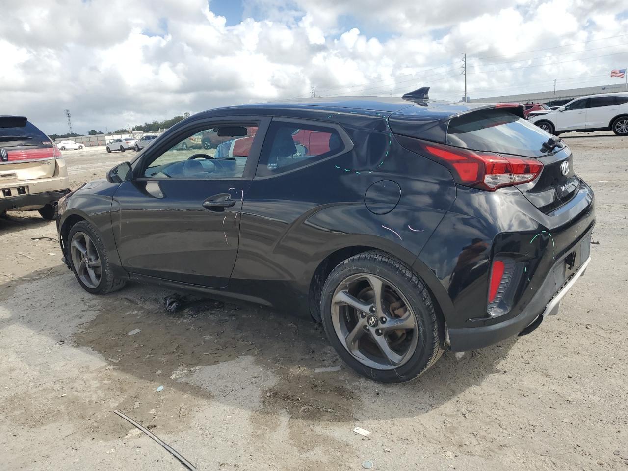 2019 Hyundai Veloster Base - Фото 2