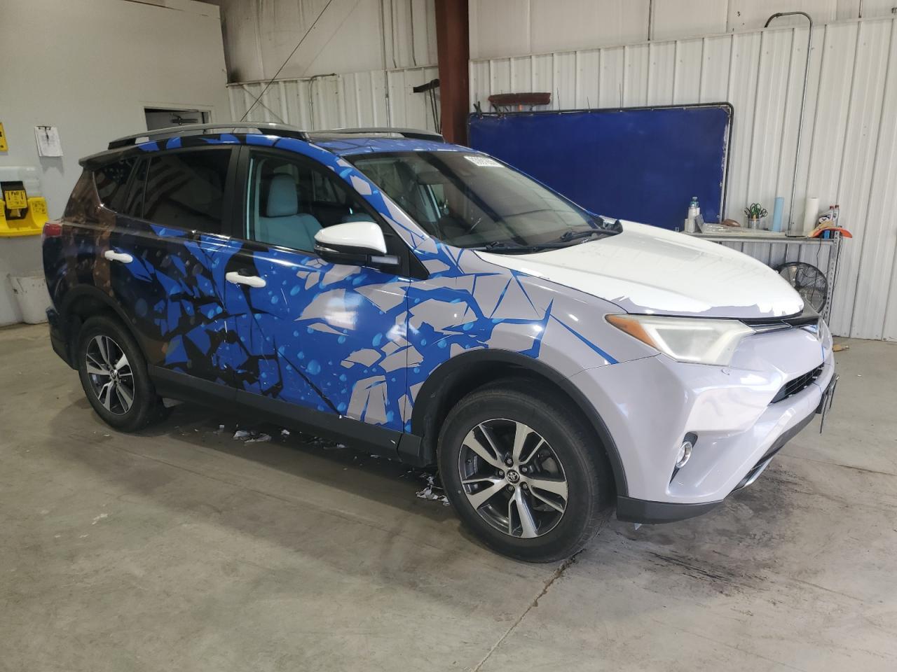 2017 Toyota Rav4 Xle - Image 4