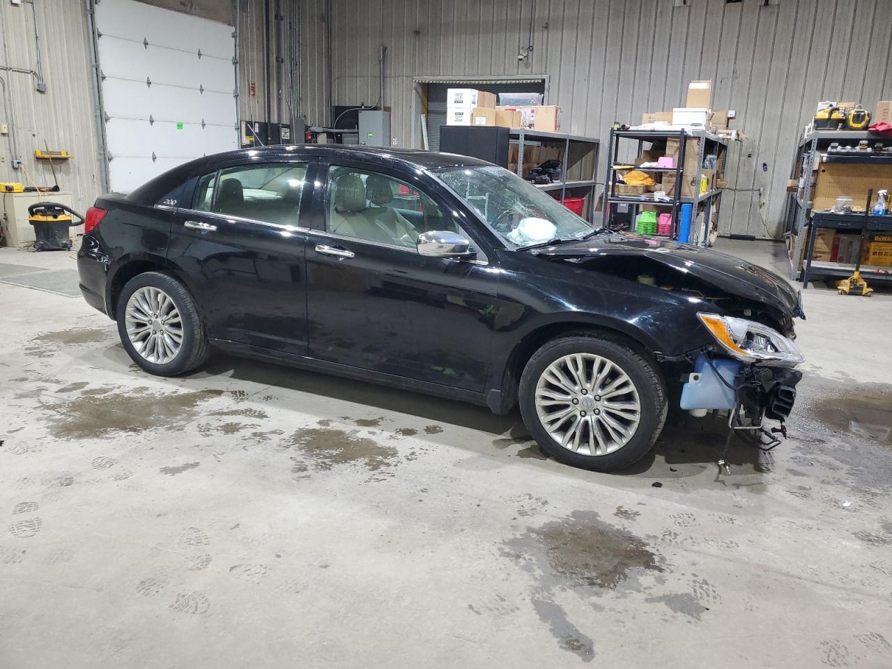2012 Chrysler 200 Limited - Image 4