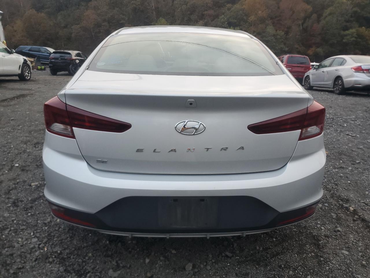 2019 Hyundai Elantra Se - Image 6