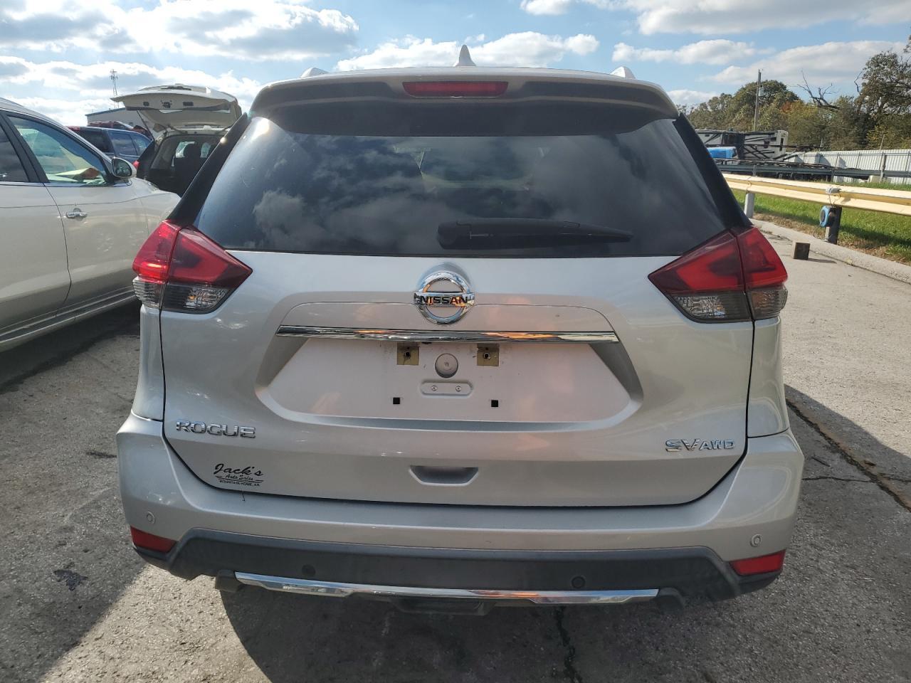 2019 Nissan Rogue S - Фото 6