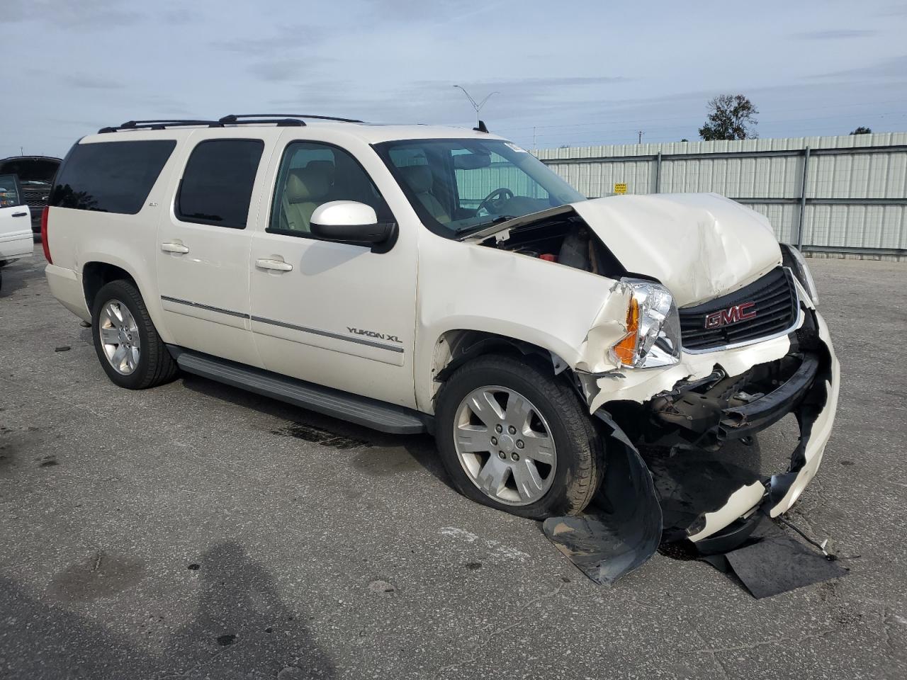 2011 GMC Yukon Xl C1500 Slt - Фото 4