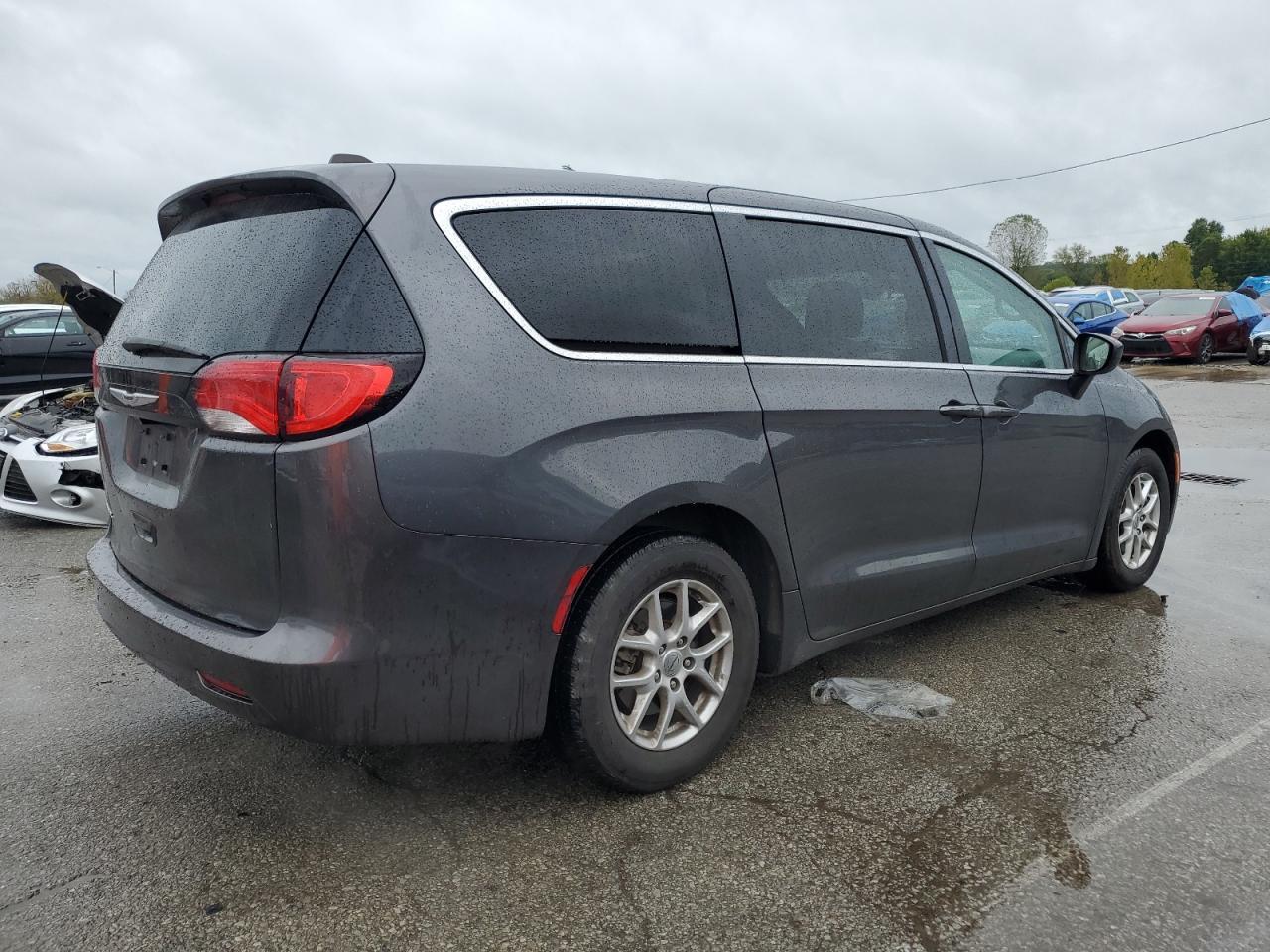2022 Chrysler Voyager Lx - Фото 3