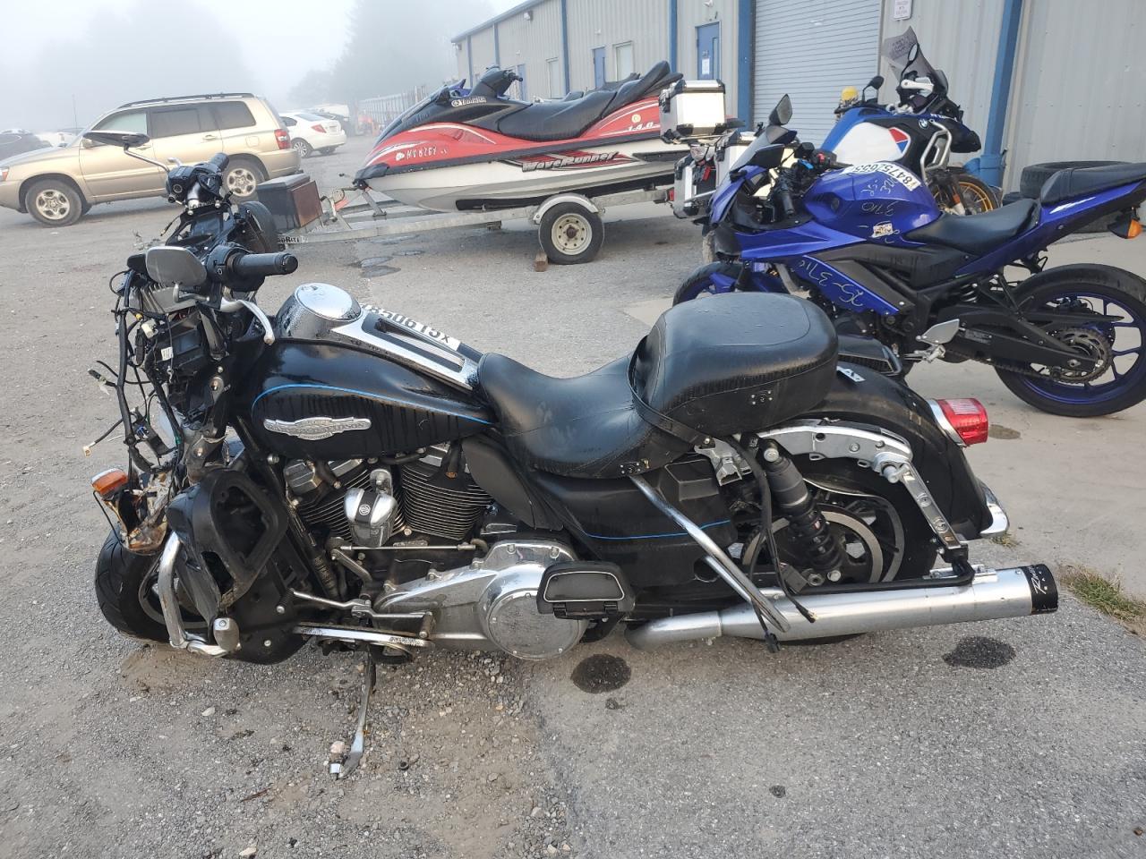 2017 Harley-Davidson Flhtk Shrine Ultra Limited - Фото 3