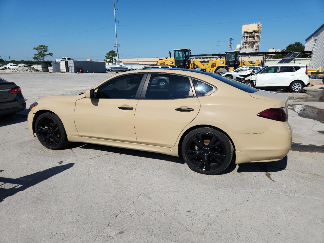 2011 Infiniti M37 Base - Image 2