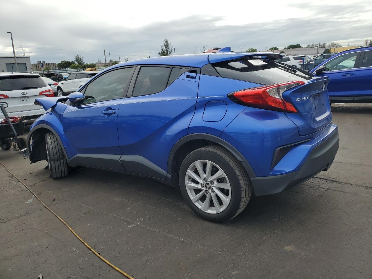 2020 Toyota C-Hr Xle - Image 2