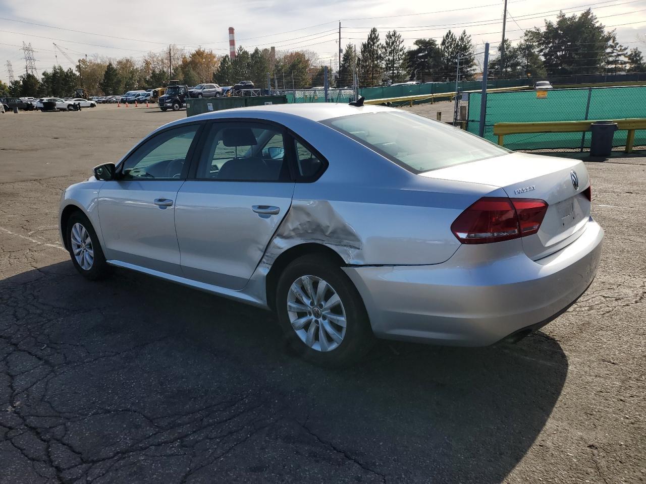 2013 Volkswagen Passat S - Фото 2