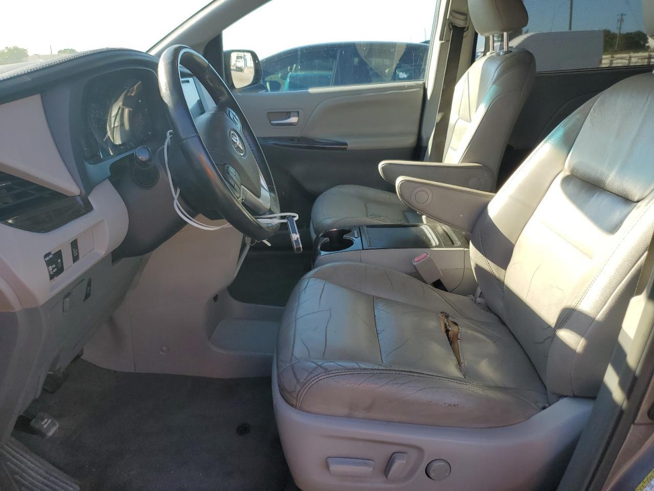 2016 Toyota Sienna Xle - Фото 7