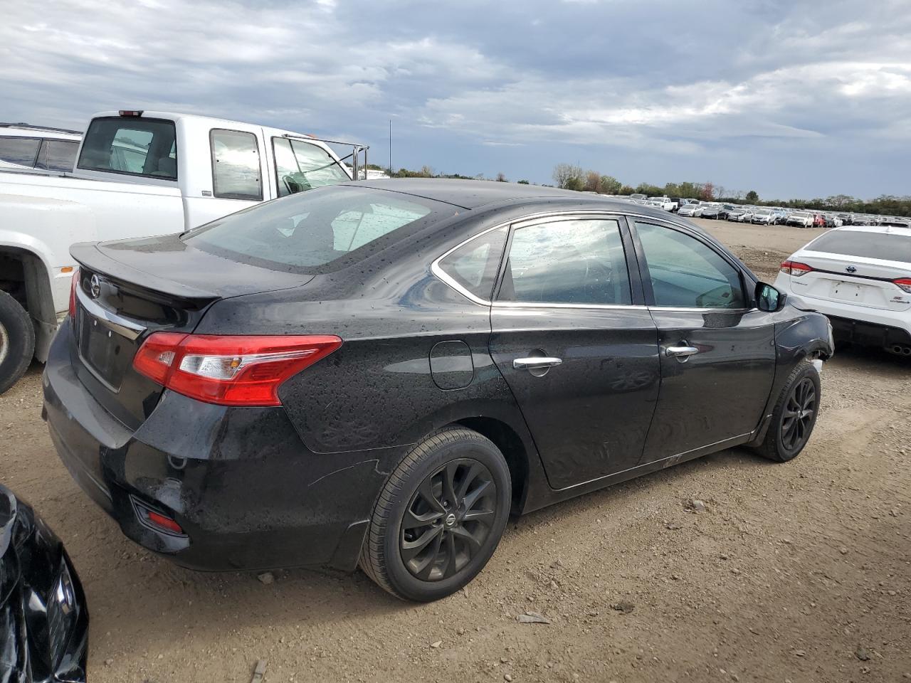 2018 Nissan Sentra S - Фото 3
