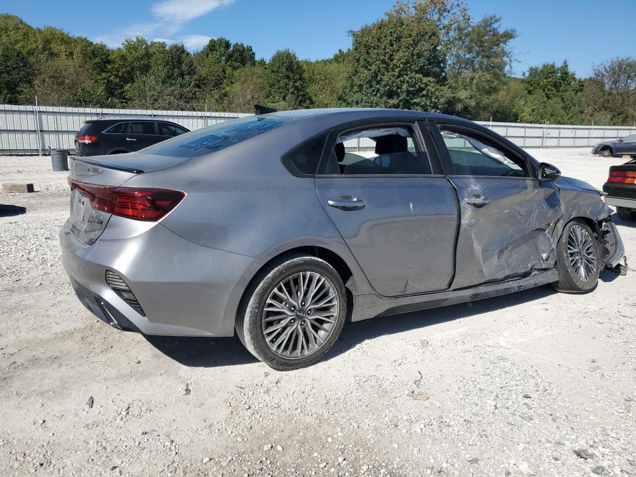2024 Kia Forte Gt Line - Фото 3