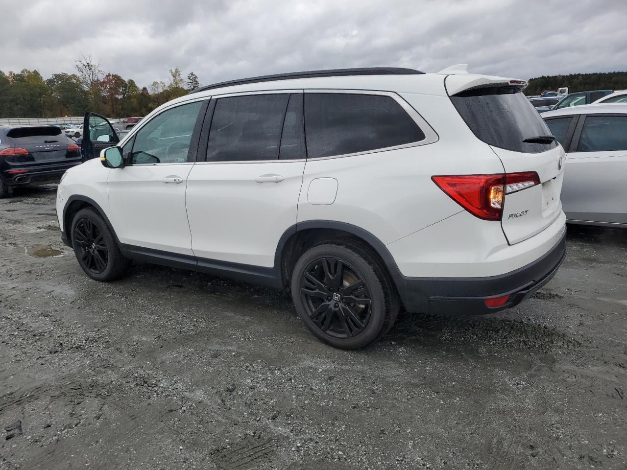2022 Honda Pilot Se - Image 2