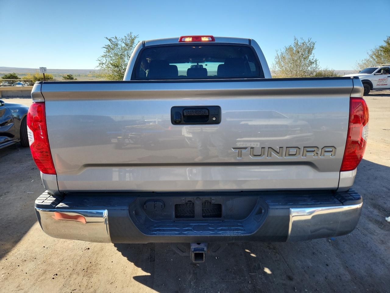 2015 Toyota Tundra Crewmax Sr5 - Image 6