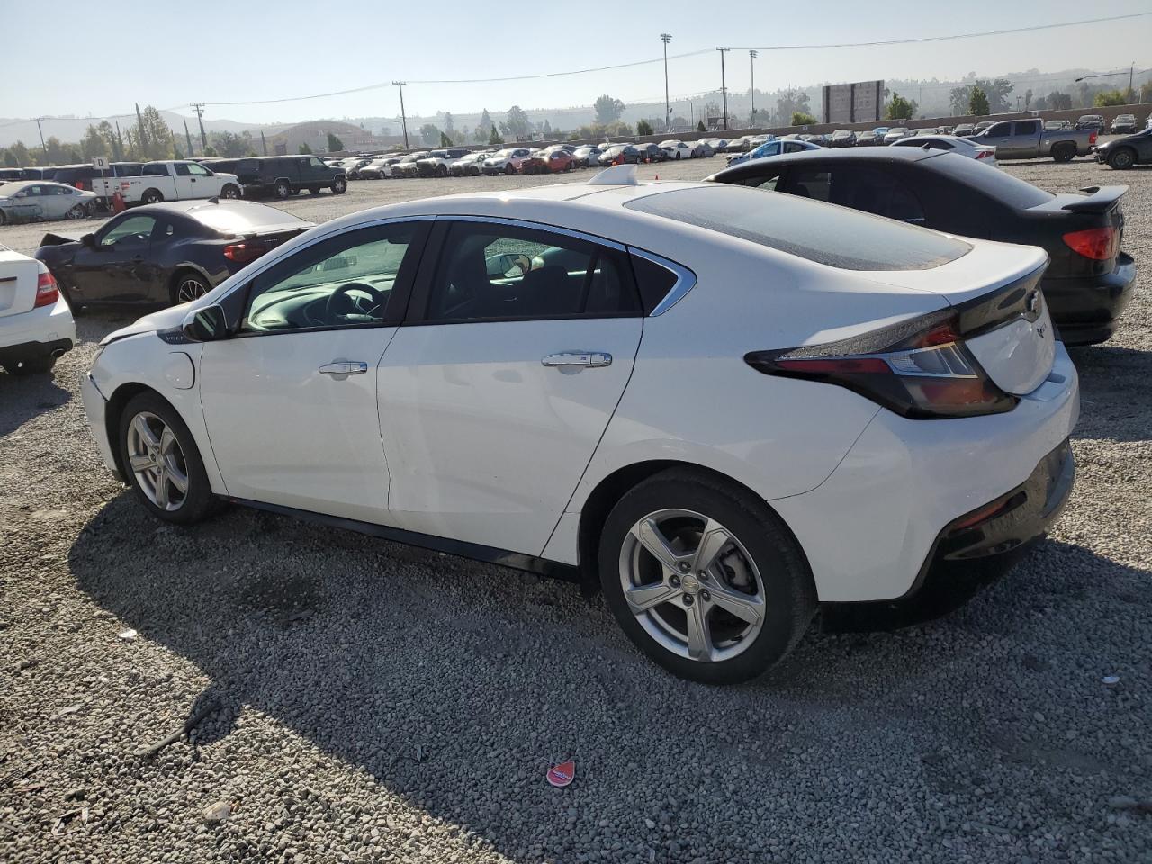 2018 Chevrolet Volt Lt - Image 2