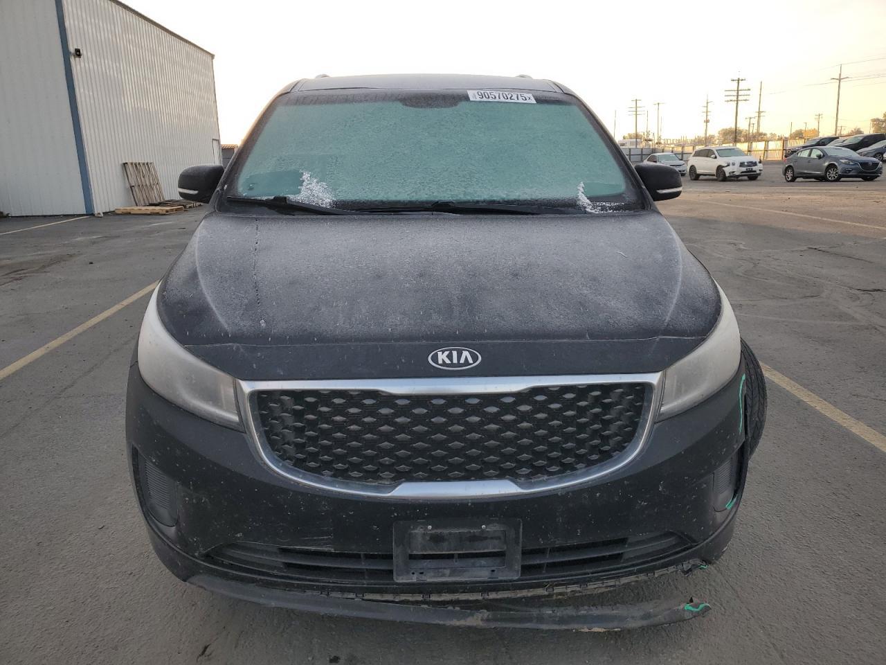 2017 Kia Sedona Lx - Фото 5