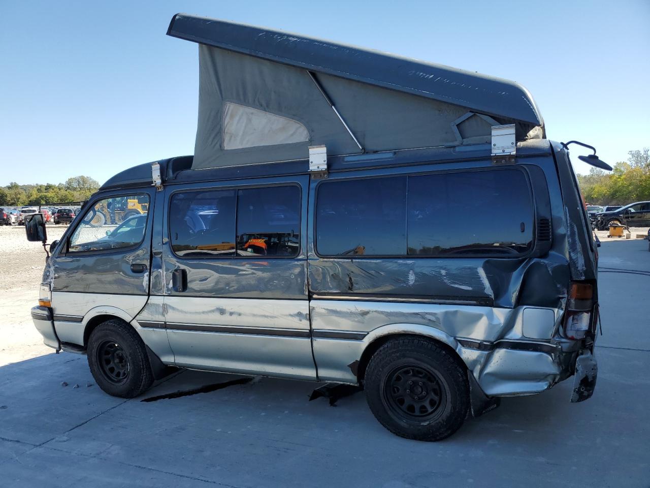 1992 Toyota Hi Ace - Image 2