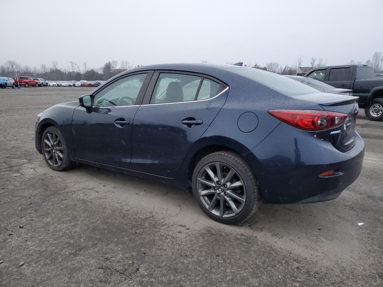 2018 Mazda 3 Touring - Фото 2
