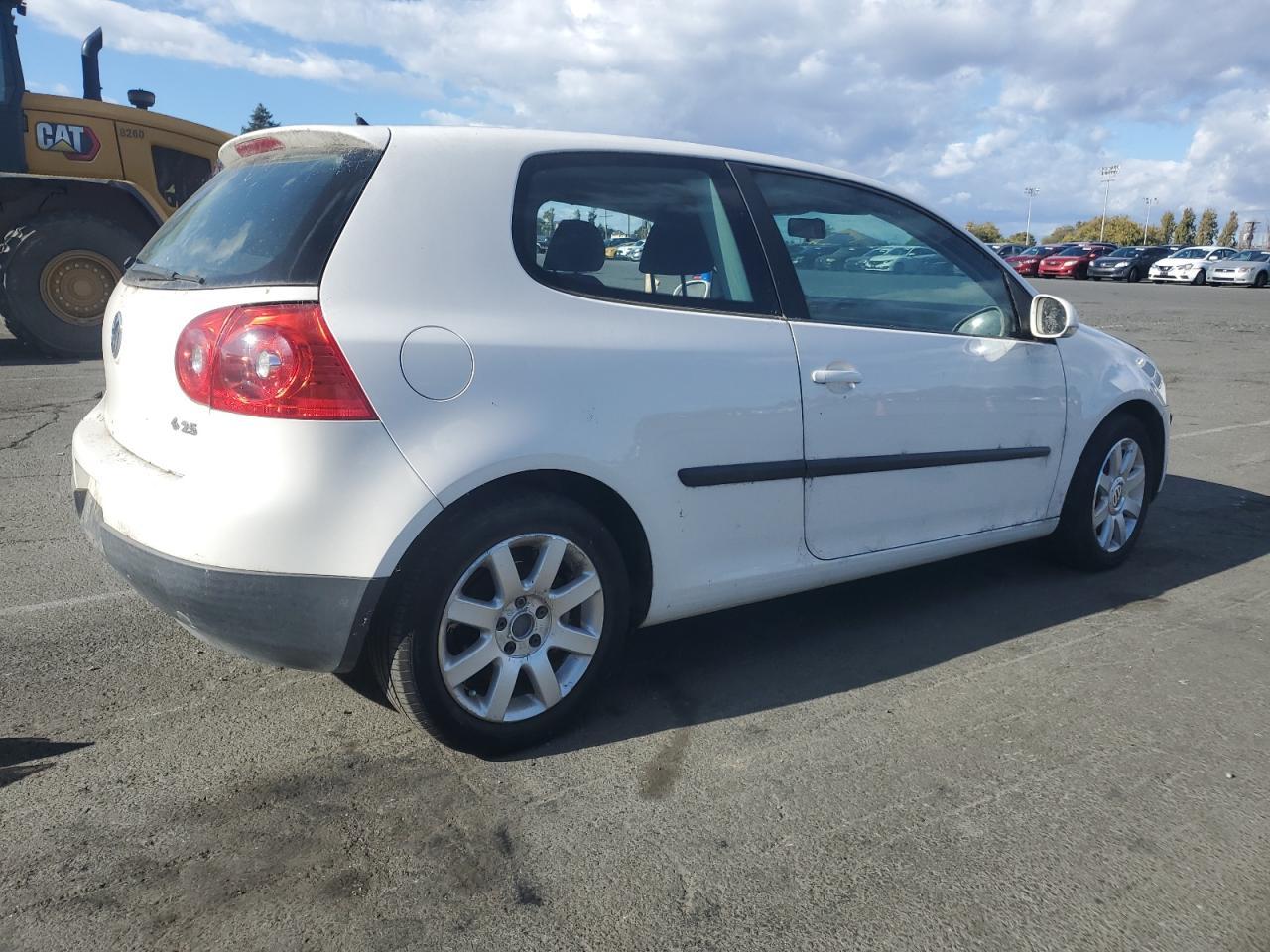 2007 Volkswagen Rabbit - Image 3