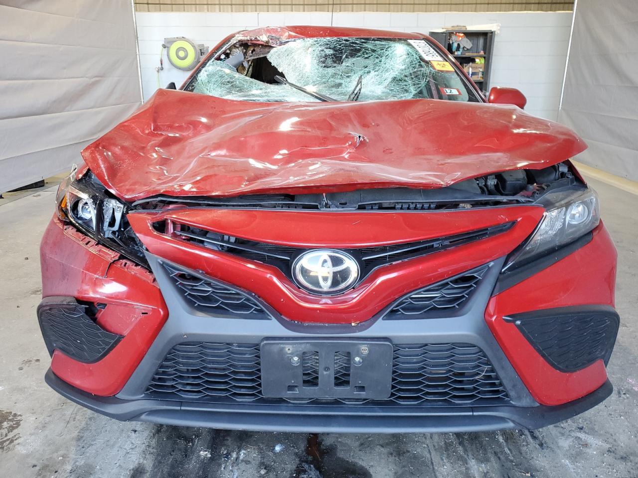 2021 Toyota Camry Se - Image 5
