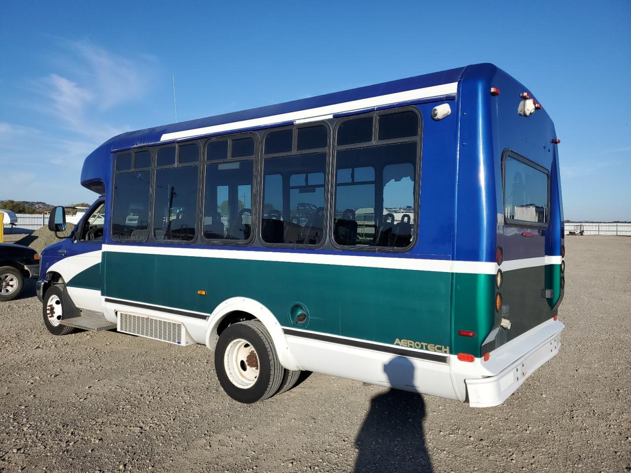 2008 Ford E450 Shuttle Bus - Фото 3