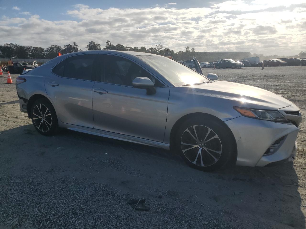 2018 Toyota Camry L - Image 4
