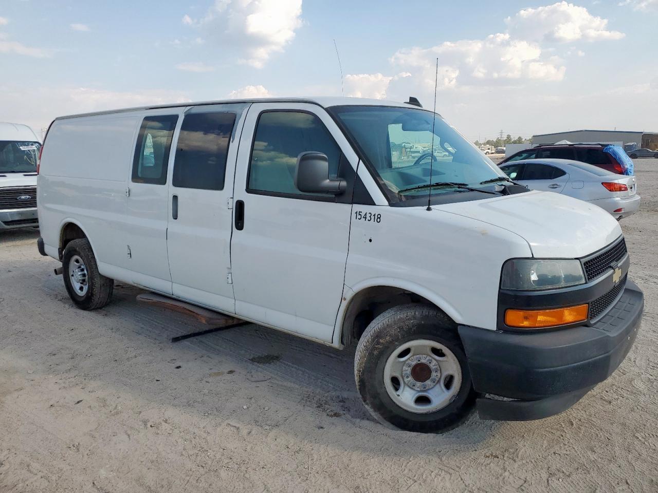 2019 Chevrolet Express G3500 - Фото 4