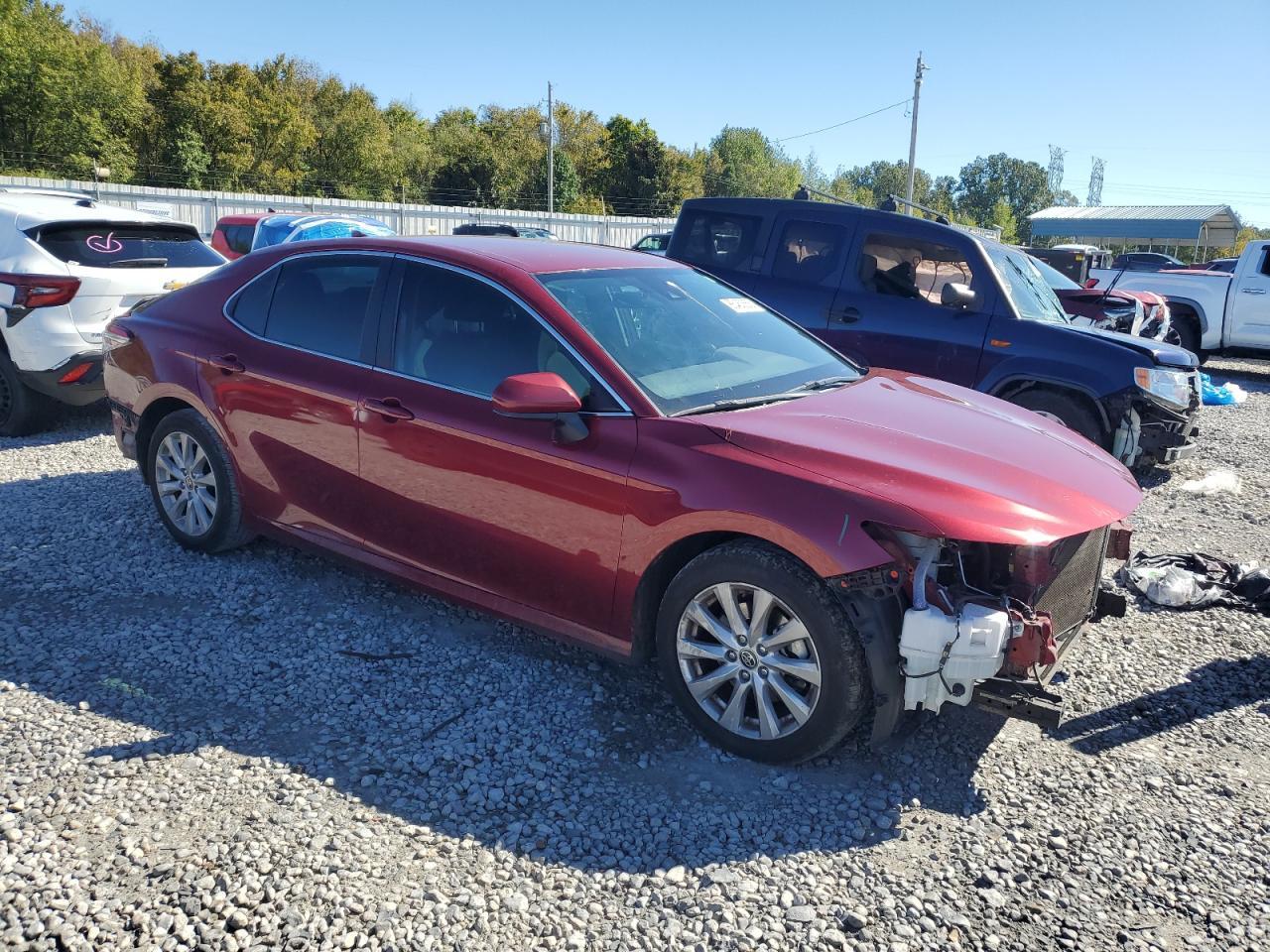 2020 Toyota Camry Le - Фото 4