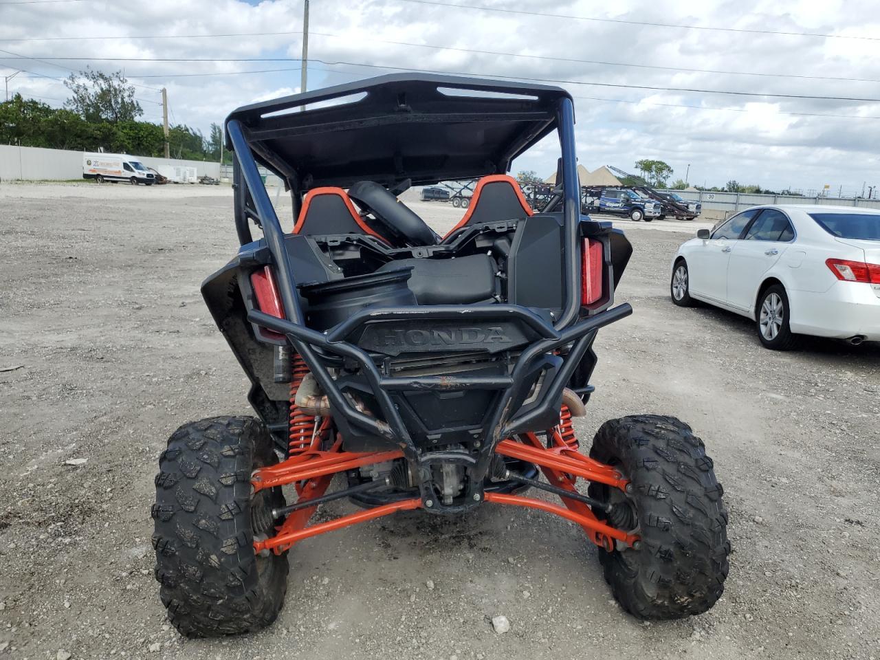 2023 Honda Talon 1000R Utility Vehicle - Image 6