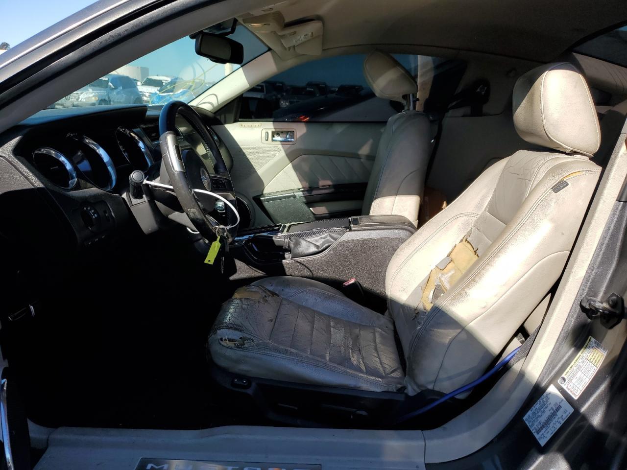 2010 Ford Mustang - Image 7
