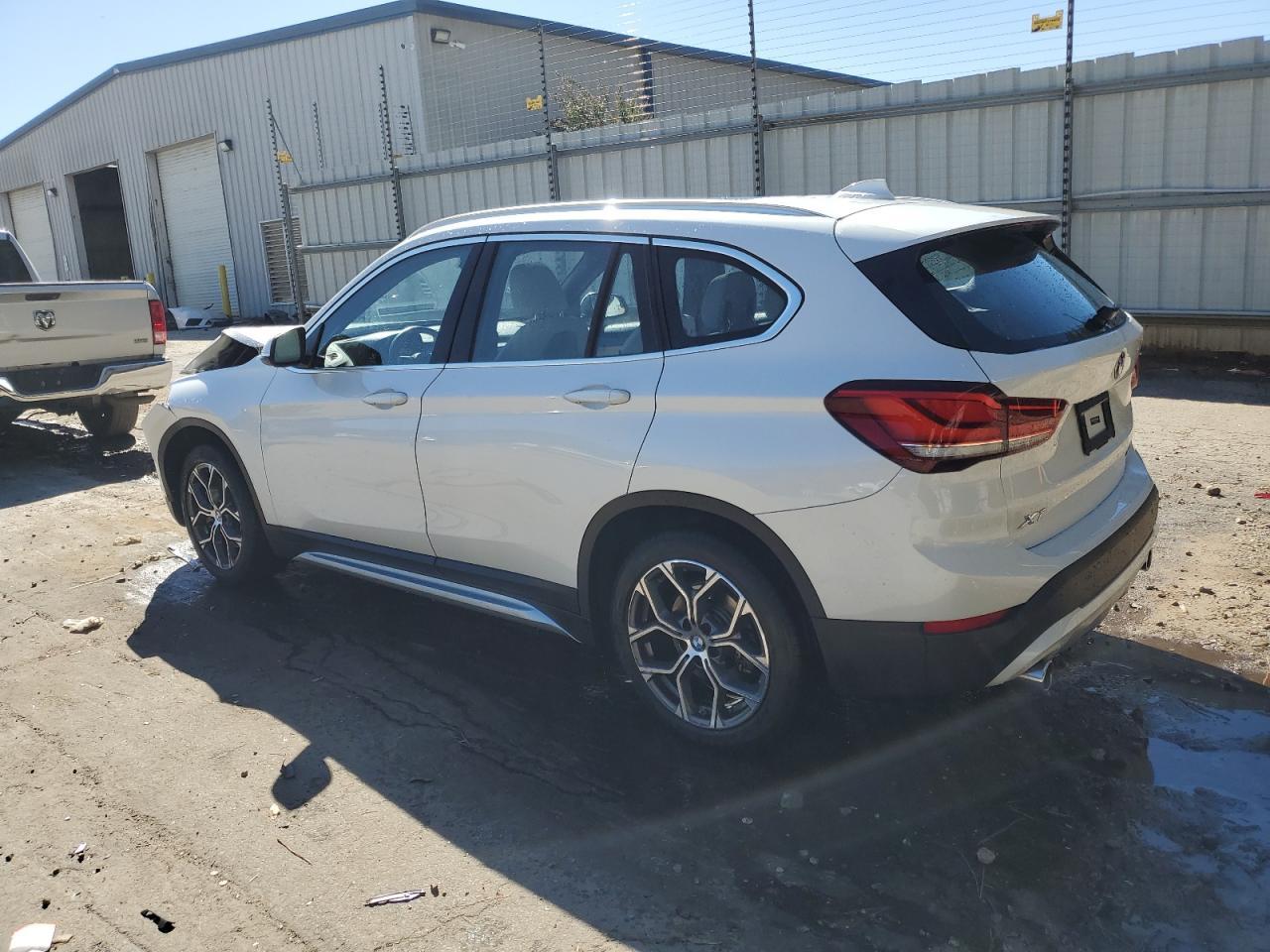 2021 BMW X1 xDrive28I - Фото 2