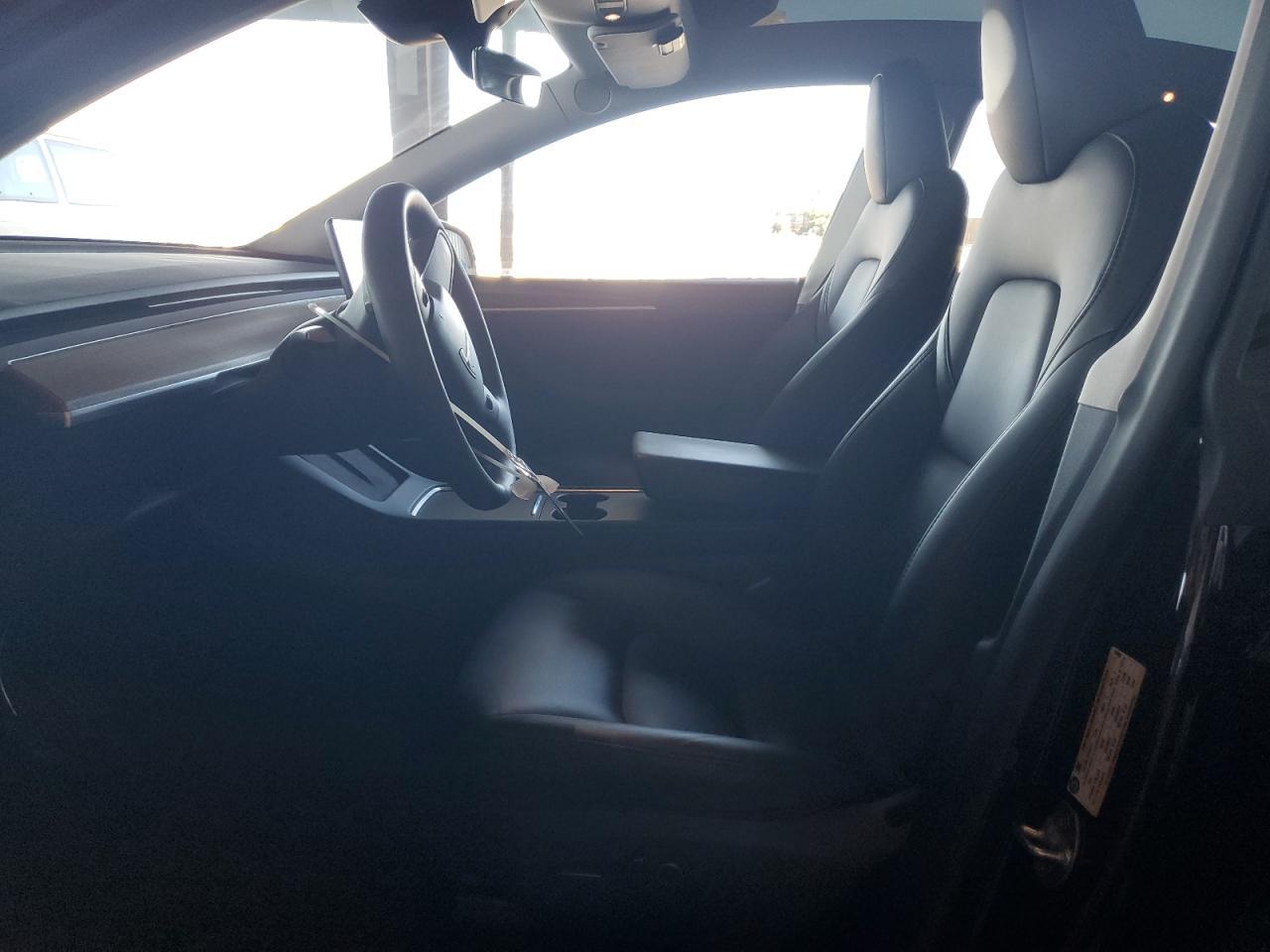 2025 Tesla Model Y - Image 7