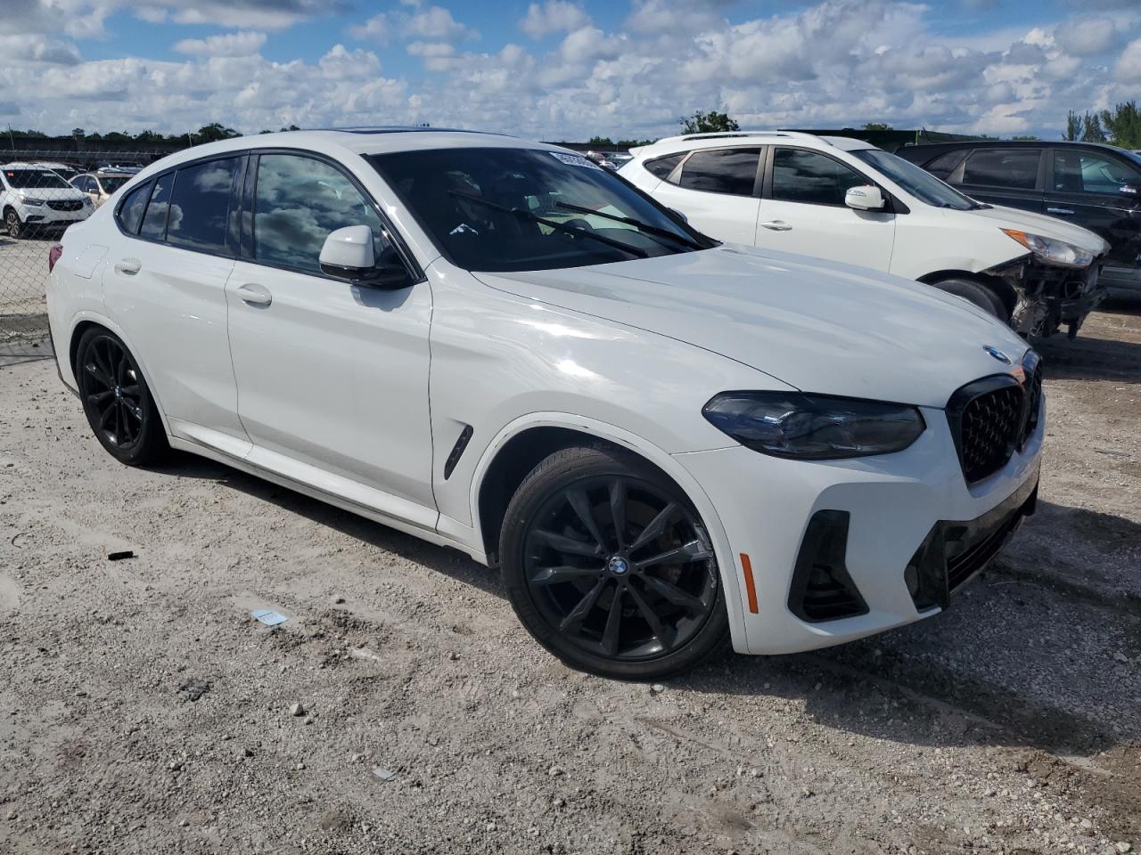 2023 BMW X4 xDrive30I - Image 4