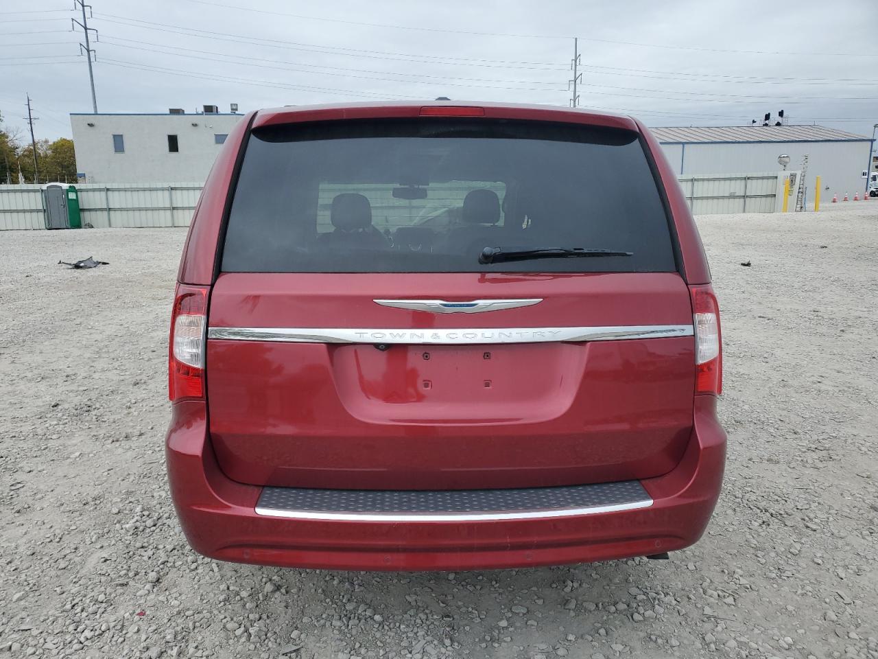 2013 Chrysler Town & Country Touring L - Фото 6
