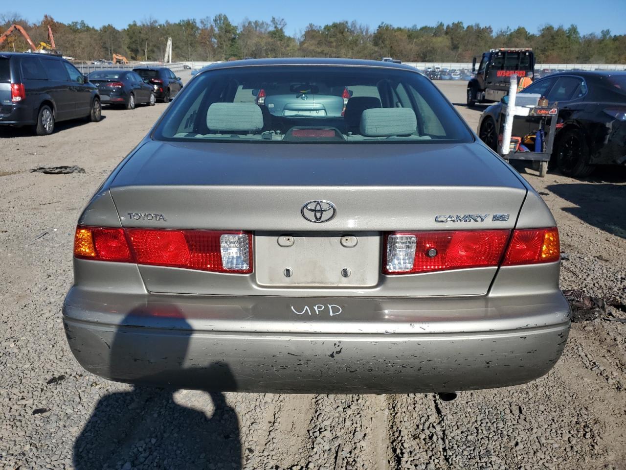 2001 Toyota Camry Ce - Фото 6